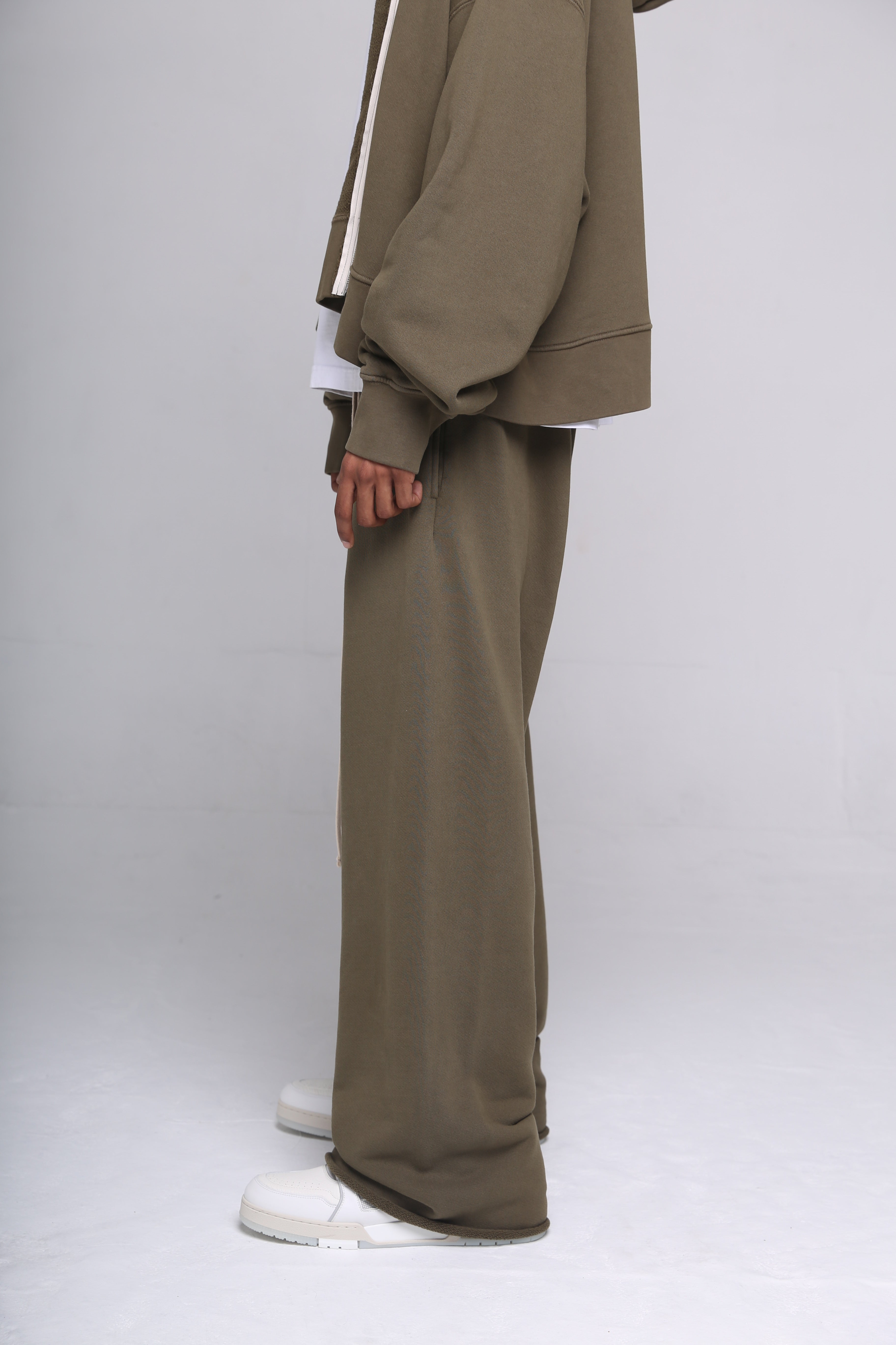 Wide Body Pants