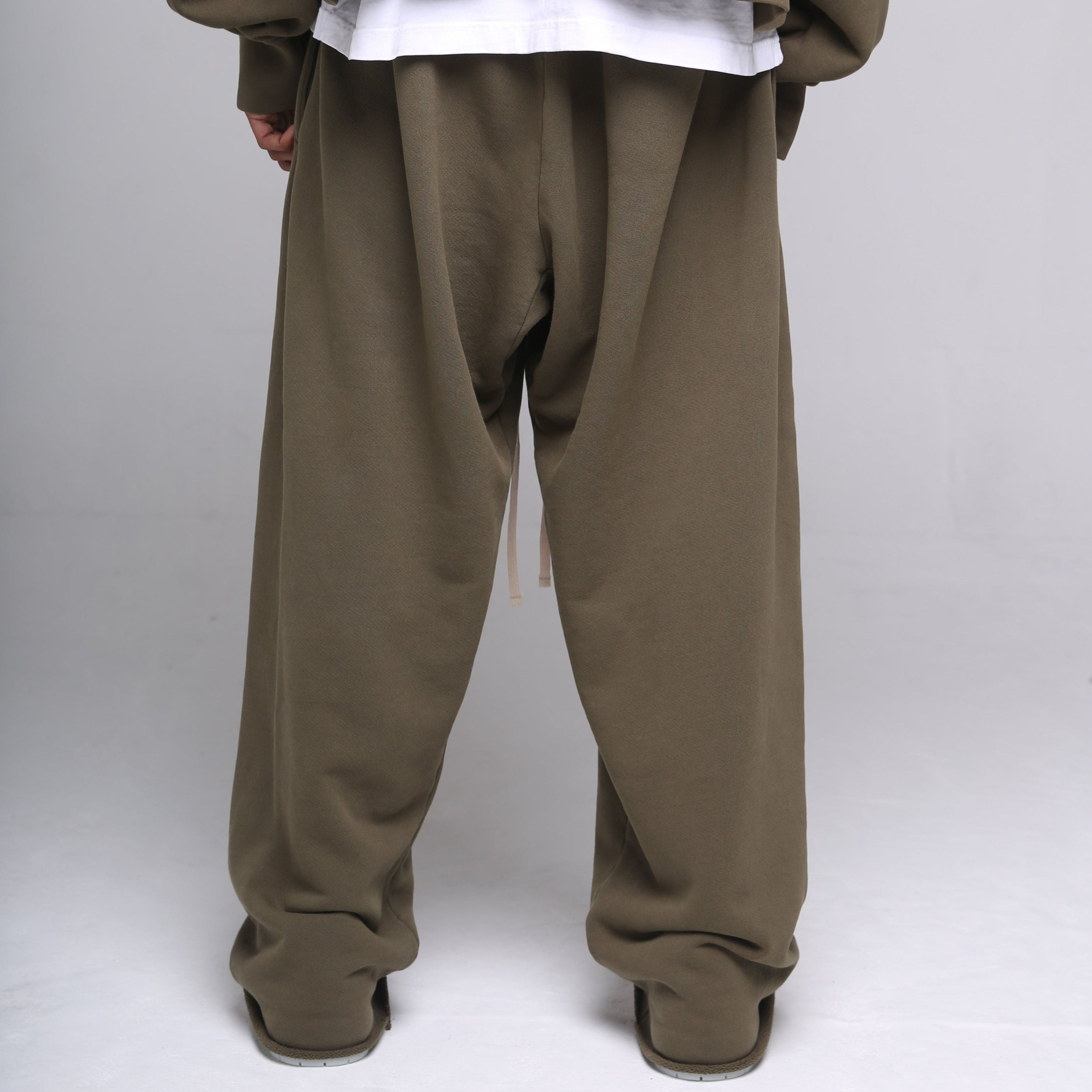 Wide Body Pants